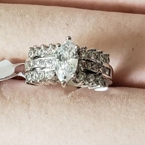 STERLING SILVER CUBIC ZIRCONIA RING